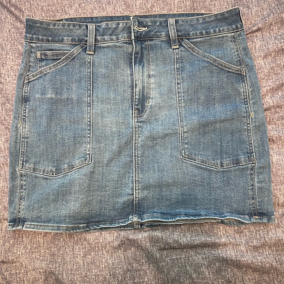 American Eagle Hi-Rise Mini. Size 14 Long. Jean skirt. - Picture 1 of 5